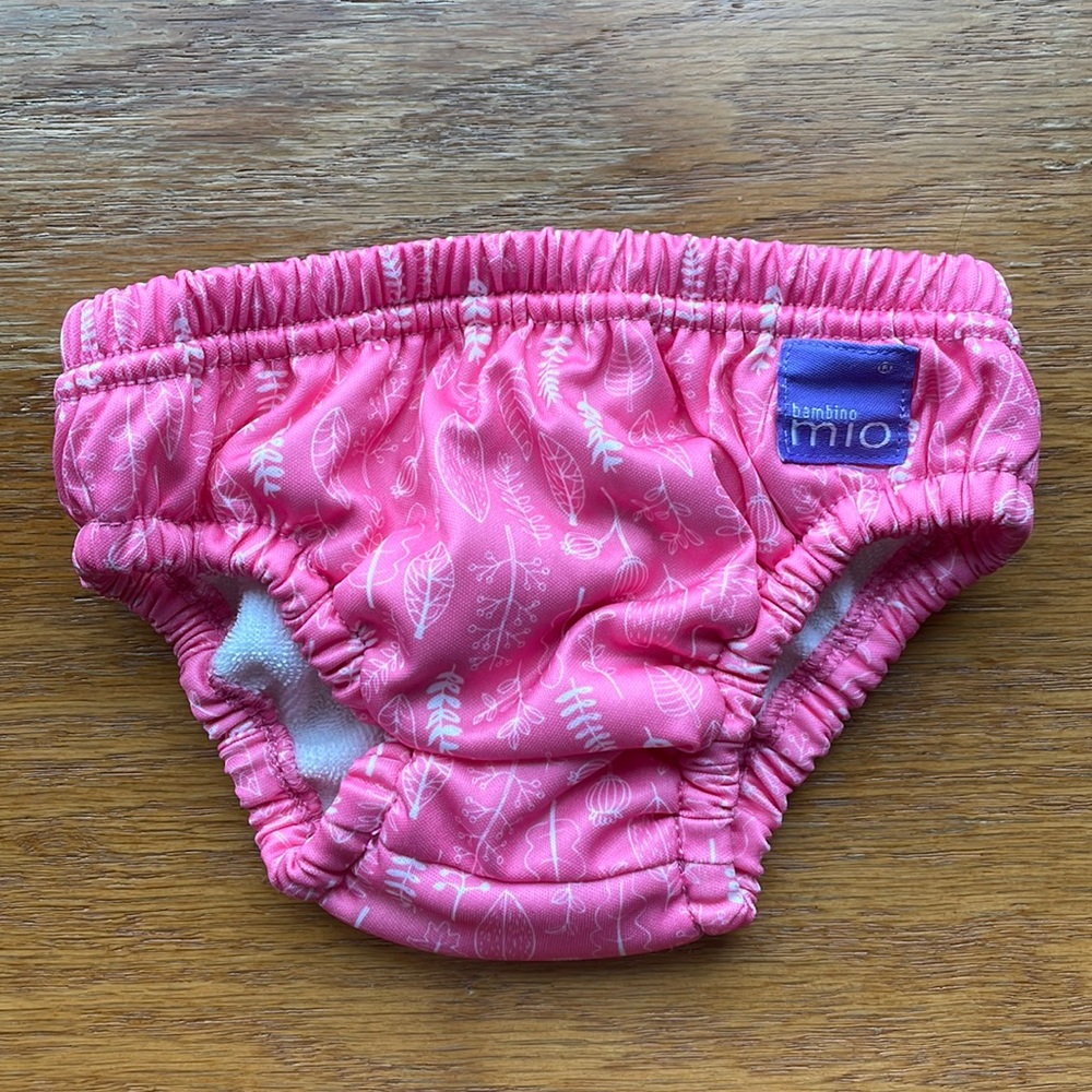 Reusable swim diaper